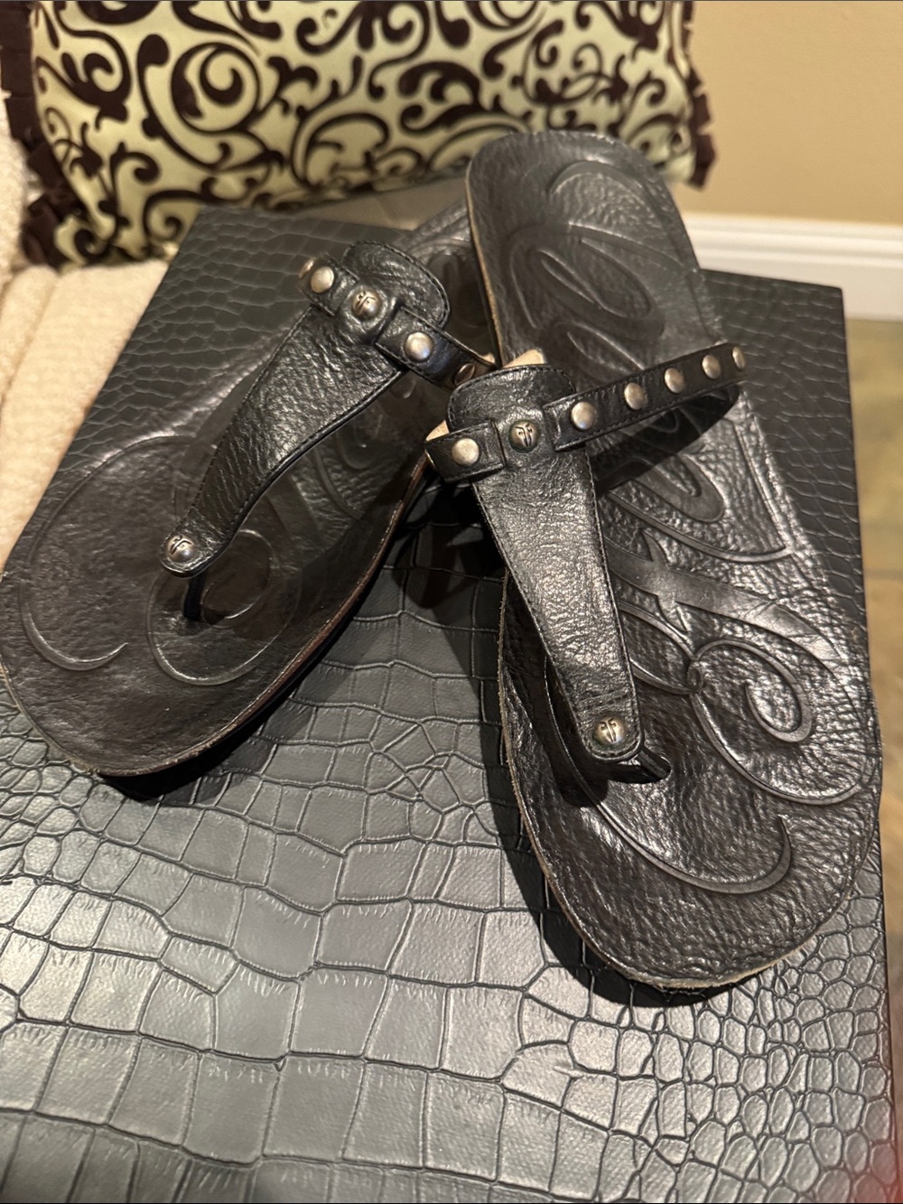Frye Black Leather Thong Sandals with Tan Soles